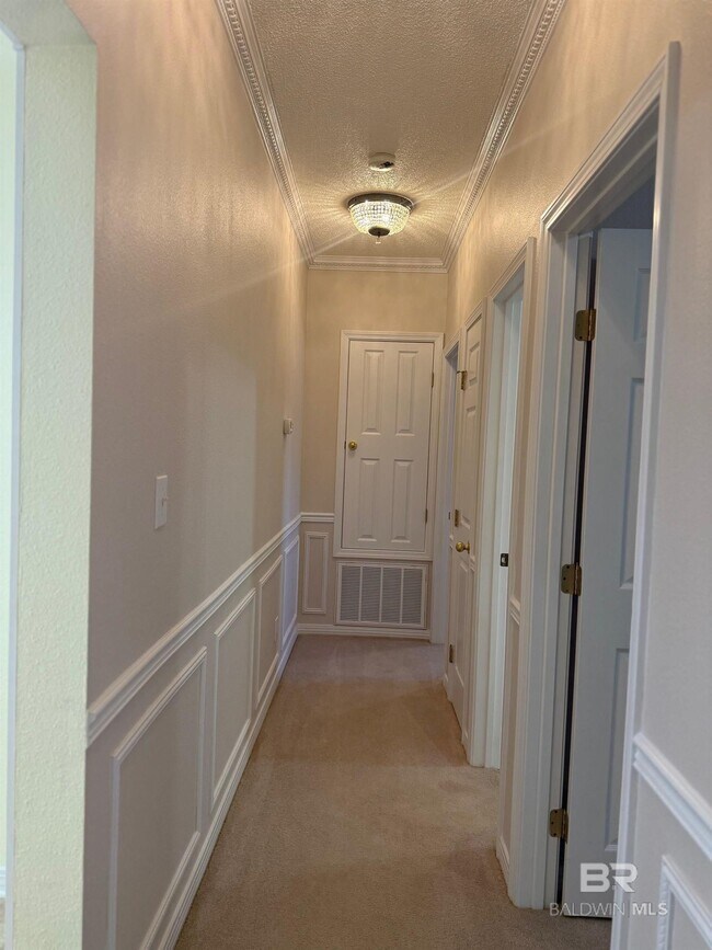 Building Photo - 21550 Palmer Ct