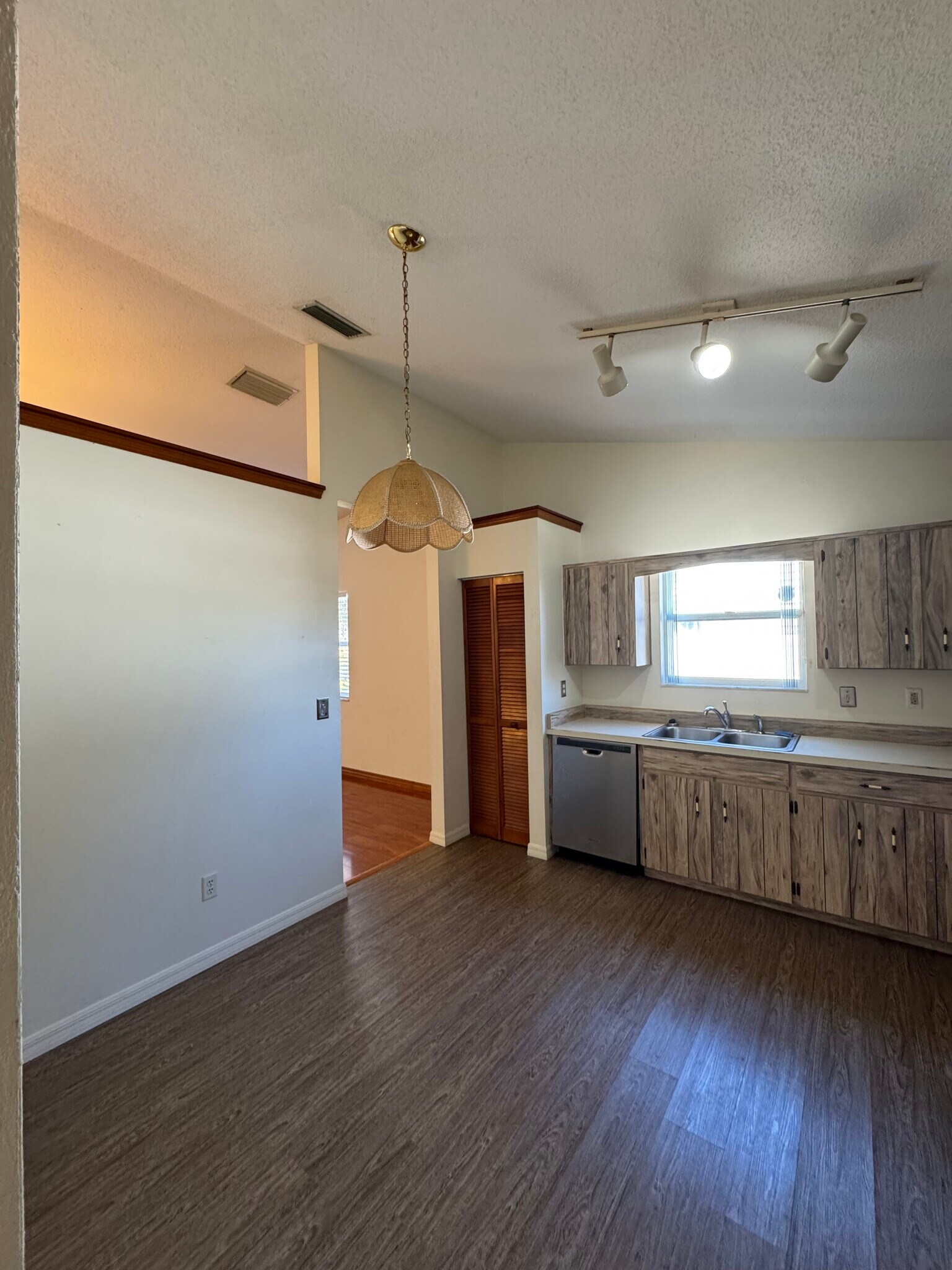 Building Photo - 3554 Irish Ln