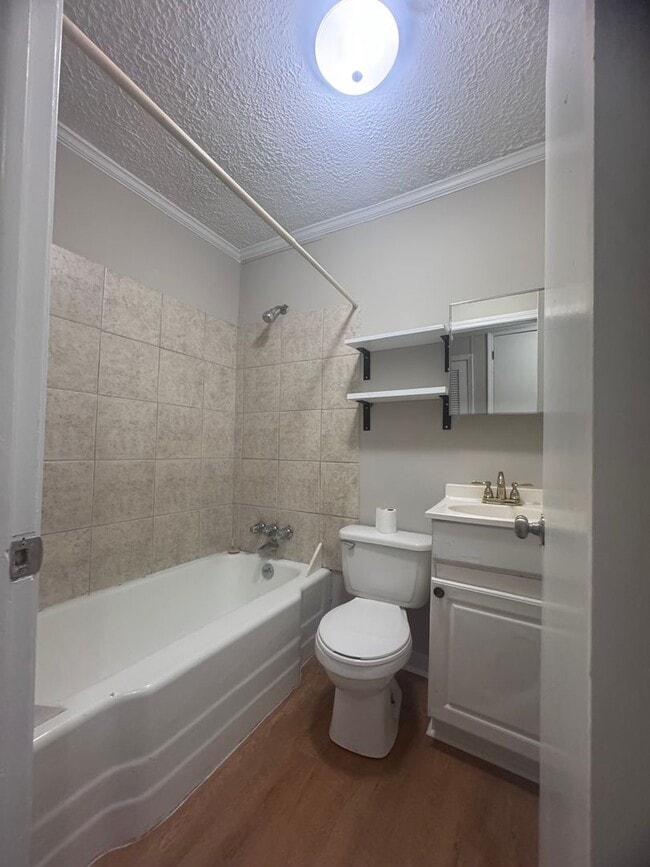 Building Photo - 1818 Rigby St