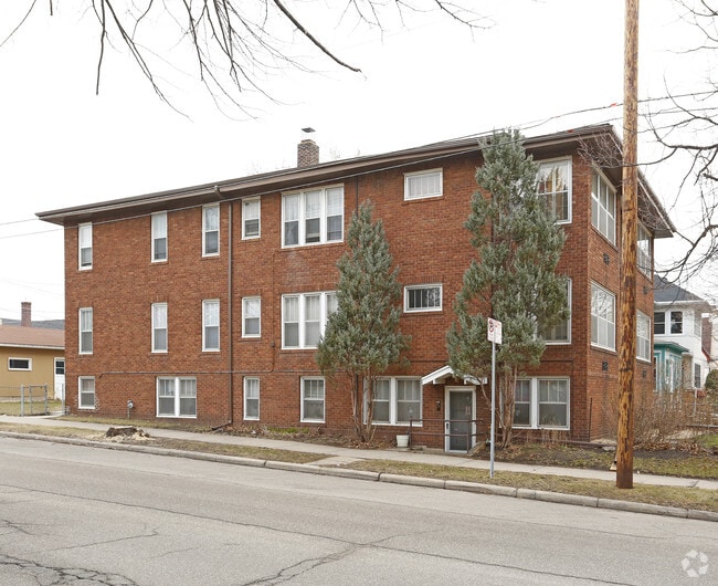 Building Photo - 1337 Lincoln Ave
