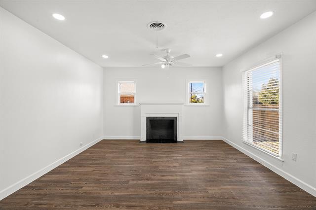 Building Photo - 612 W 5th St