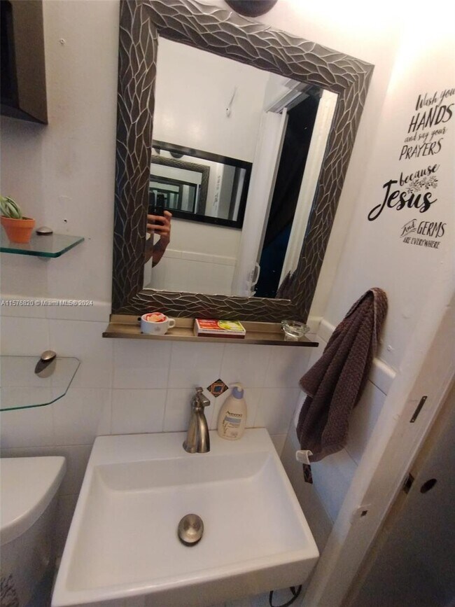 Building Photo - 3600 S Le Jeune Rd