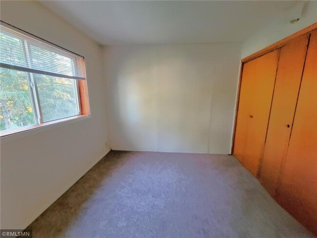 Building Photo - 545 Birchcrest Dr