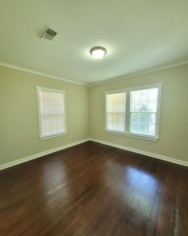 Building Photo - 217 Brandywine Rd