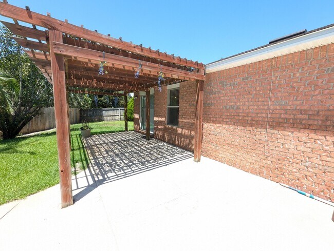 Building Photo - 1986 Green Heron Ct