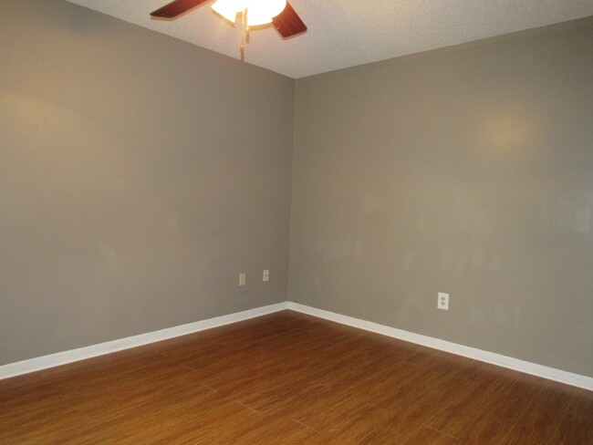 Building Photo - 3 Bedroom Home in Lakeland!