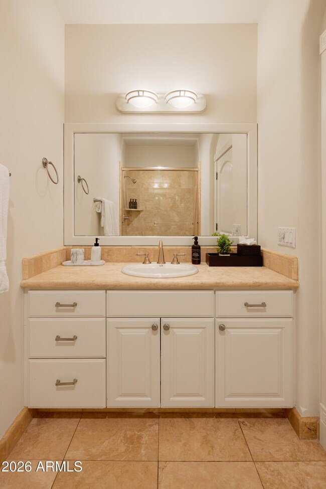 Building Photo - 4490 E Valley Vista Ln