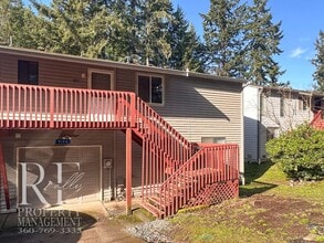 Building Photo - Spacious Duplex with Covered Porches & Garage