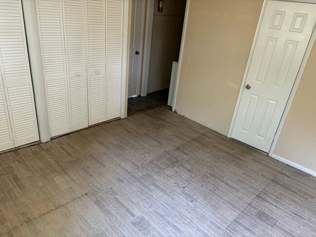 Building Photo - Historic Home in Historic Sought after New...