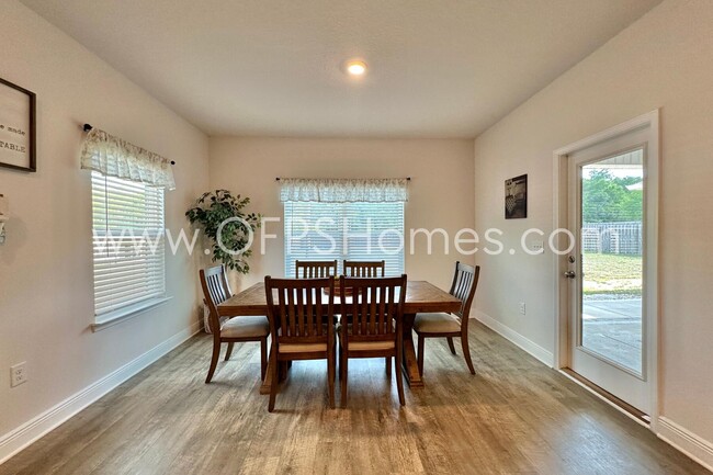 Building Photo - 8090 Silver Maple Dr
