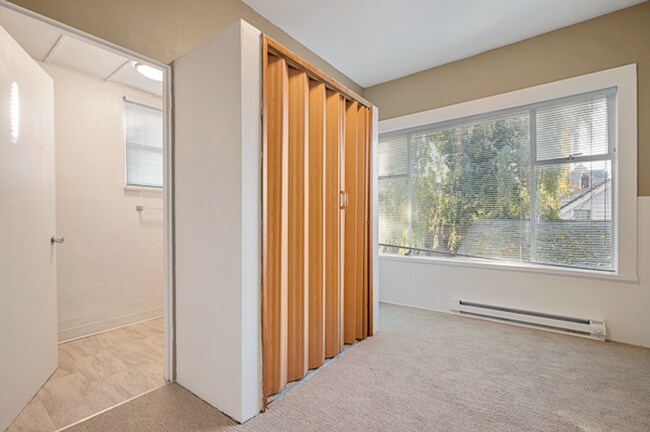 Building Photo - 52ND Street Apartments