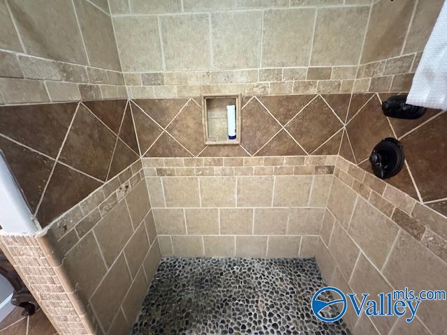 Building Photo - 492 SW Sussex Dr