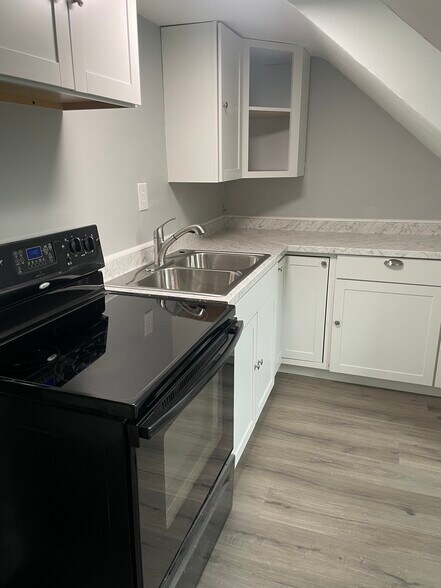Kitchen - 10334 Adirondack View Hts