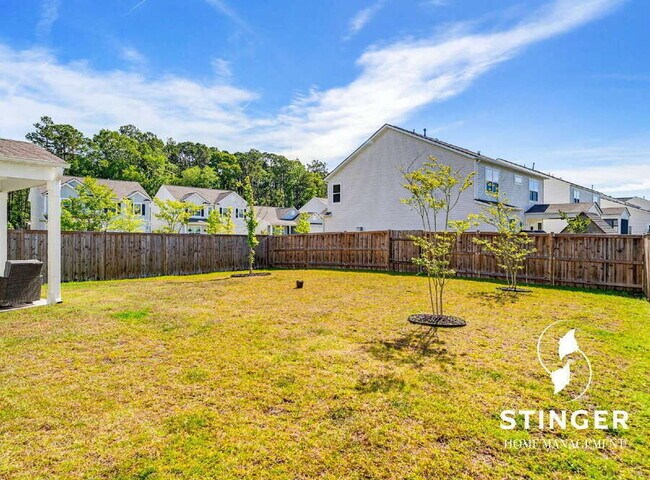 Building Photo - 1214 Danner Dr