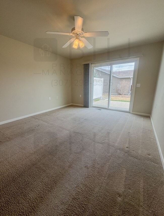 Building Photo - 2 Bed/ 2 Bath twin home in HOA community