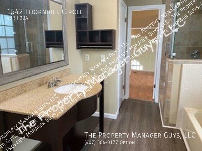 Building Photo - 1542 Thornhill Cir