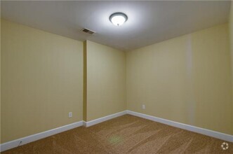 Building Photo - 3-bed/3.5-bath in Lenox Village