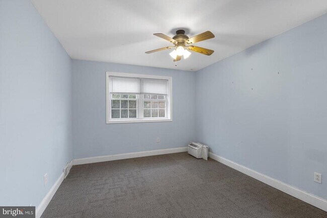 Building Photo - 5443 Houghton Pl