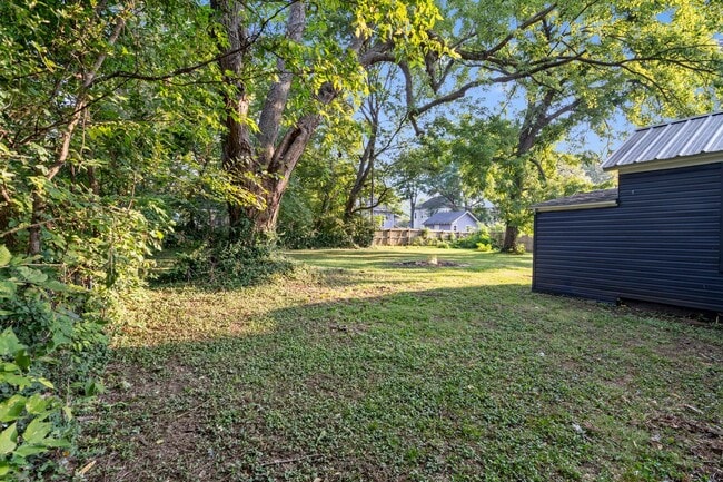 Building Photo - Modern 2 Bed | 1 Bath Home