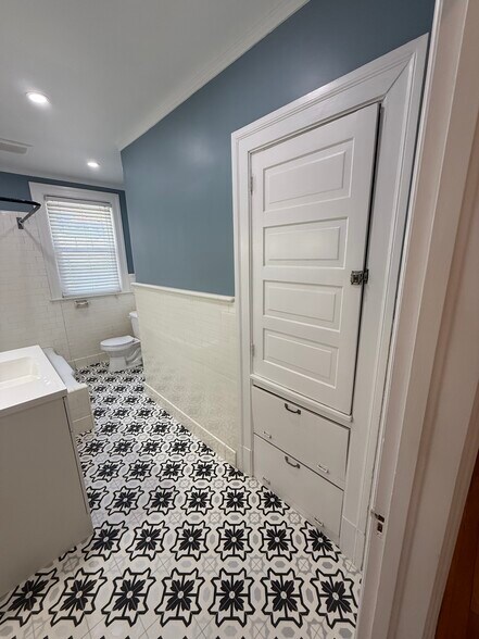 Bathroom - 10 Rockledge Rd