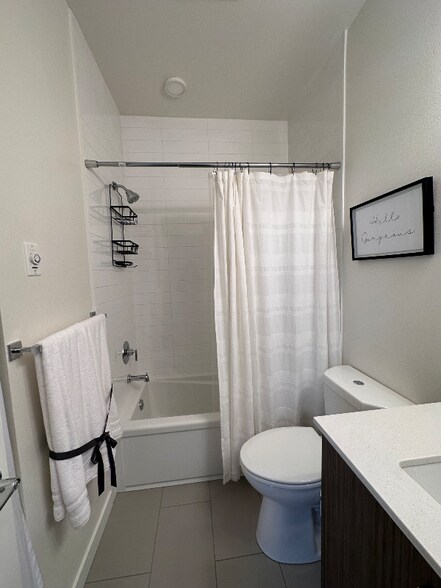 Building Photo - 1541 14th Ave S