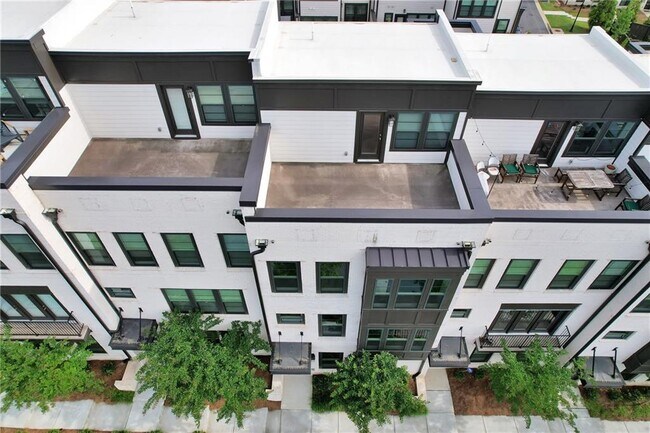 Building Photo - 545 Whitlox Rd NW