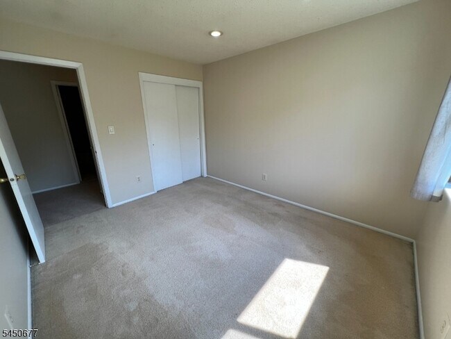 Building Photo - 179 Drake Ln