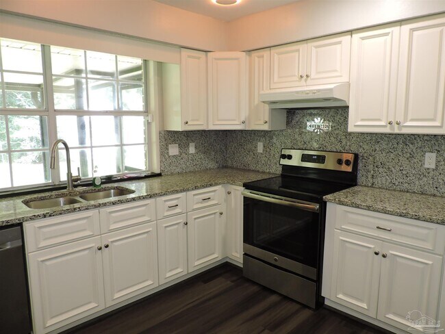 Building Photo - 7674 Old Hickory Dr
