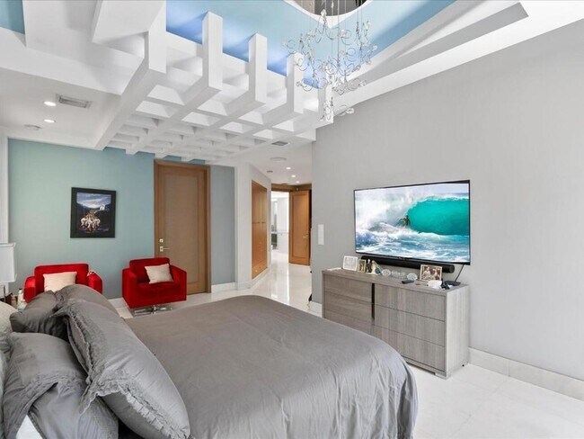 Building Photo - 3917 S Le Jeune Rd