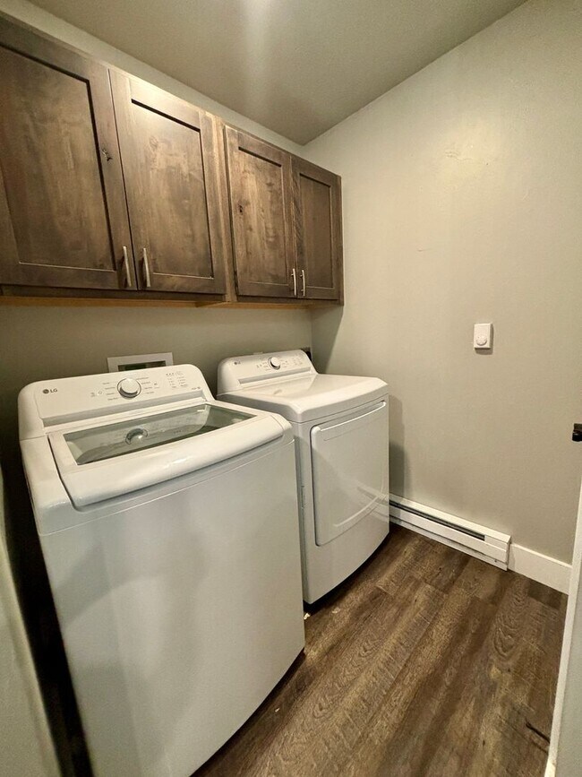 Building Photo - 7995 Avocet Dr