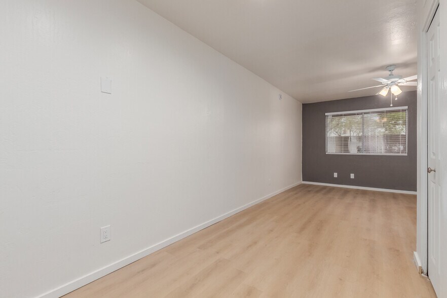 Building Photo - 1815 E Sheridan St