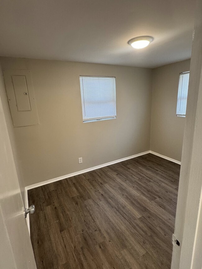 Building Photo - 129 Hamilton Ct