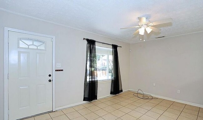 Building Photo - 5330 Athena Dr