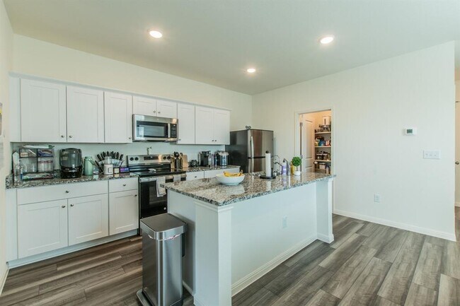 Building Photo - 209 Dirty Harry Dr