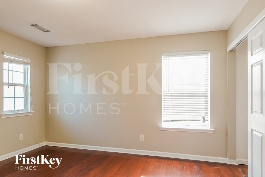 Building Photo - 2861 Brookford Ln SW