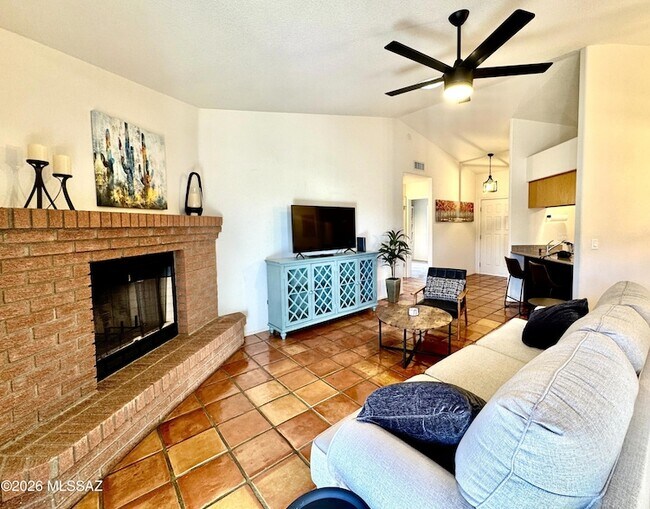 Building Photo - 9970 N Colony Dr