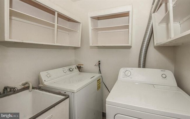 Building Photo - 8104 Heacock Ln