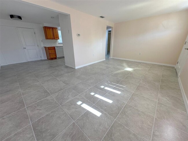 Building Photo - 3607 Cambridge St