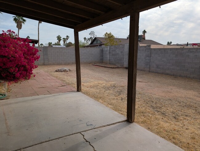 Building Photo - 3711 W Campo Bello Dr