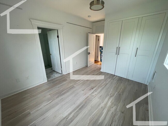 Building Photo - HOT CAMBRIDGE LISTING!!!!!