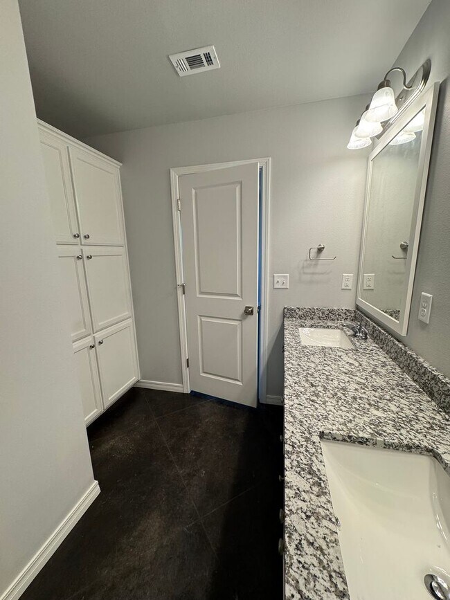 Building Photo - Located in the Glendale Area!!! New Build "Be the 1st to live HERE!!! 1/2 off special 1st month rent