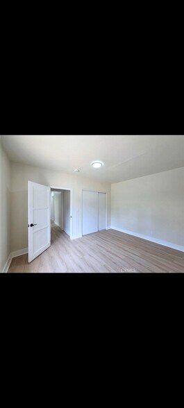 Building Photo - 5552 Lewis Ave