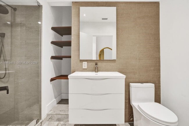 Building Photo - 5735 N Bay Rd