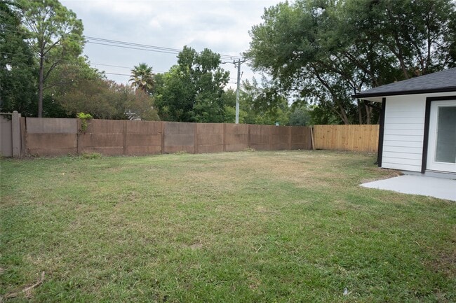 Building Photo - 609 Oak Harbor Dr