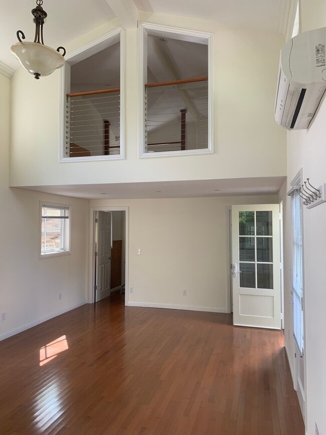 Building Photo - Beautiful Cottage Studio In Old Palo Alto