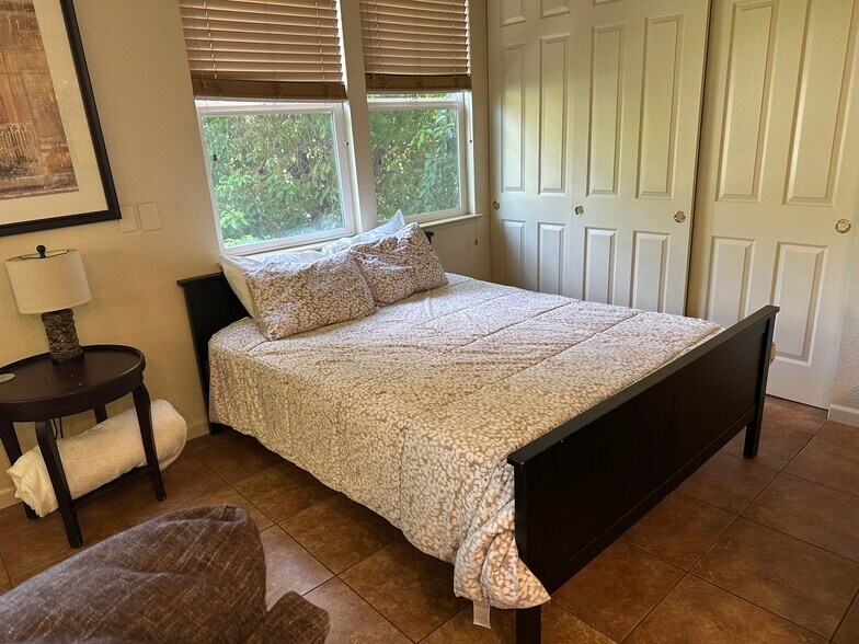 Building Photo - 1919 4th St