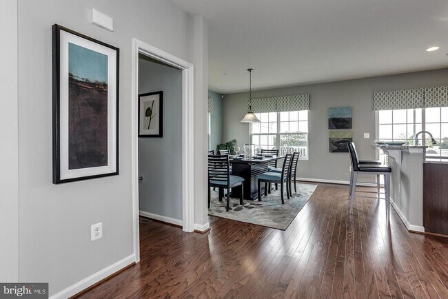Building Photo - 8603 Crooked Tree Ln
