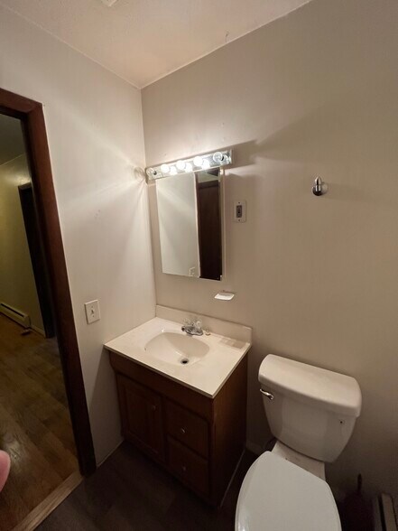 Building Photo - 37 Nicholas Dr