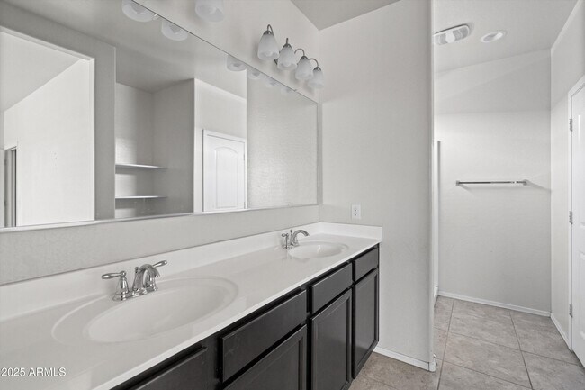 Building Photo - 11527 E Verbina Ln