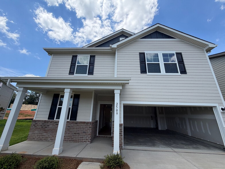 Building Photo - Room in Single Family Home on Switchgrass Ct